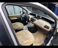 Lancia Phedra 2.0 MJT 136 CV Platino