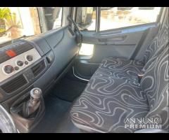Iveco Eurocargo 120E22 Cella 6.20 e sponda 2010 - 12
