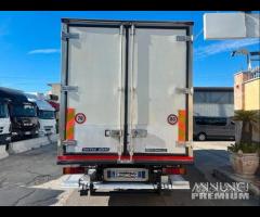 Iveco eurocargo 120E22 frigo 5.20 e sponda 2010
