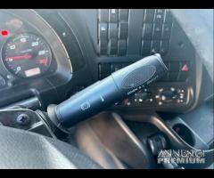 Iveco stralis 310 furgone 9.50mt e sponda 2015 E6 - 17