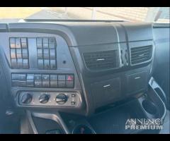 Iveco stralis 310 furgone 9.50mt e sponda 2015 E6 - 20