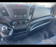 Iveco daily 35C12 7 posti e cassone fisso 2020 - 18