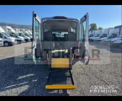 Ford transit trasporto disabili 2021 E6 - 13