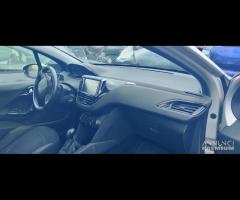 Ricambi Peugeot 208 1.0 B del 2013 - 6