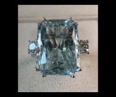 ANELLO ORO 18kt. DIAMANTI E GRANDE ACQUAMARINA