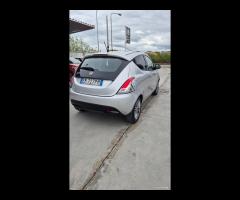 Lancia Ypsilon 1.2 69 CV 5 porte GPL Ecochic Plati