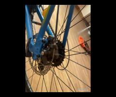 BICICLETTA TERRANA SHIMANO FRENI A DISCO NUOVA 27.