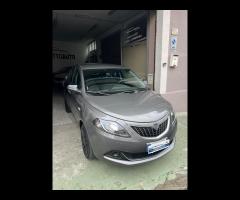 Lancia Ypsilon 1.0 FireFly 5 porte S&S Hybrid Silv