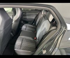 Volkswagen Golf 2.0 TDI 150 CV DSG SCR 4Motion R-L - 14