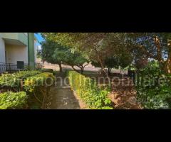 Villa con 800mq di giardino a Giarre