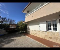 GROTTAGLIE - Villa indipendente con giardino