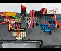 SCATOLA FUSIBILI DISTRIBUTORE CORRENTE ANTERIORE B - 16