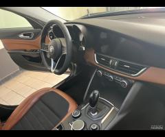 Alfa Romeo Giulia 2.2 Turbodiesel 180 CV AT8 Busin - 19