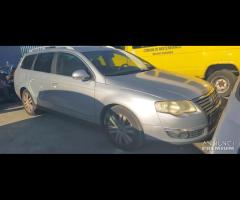 Ricambi VW Passat sw 2.0 D del 2007 motore BMR - 7
