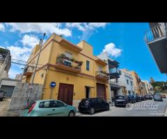 Castelvetrano casa ind. con ampio garage