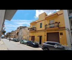 Castelvetrano casa ind. con ampio garage