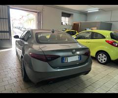 Alfa Romeo Giulia 2.2 Turbodiesel 180 CV AT8 Sport - 10