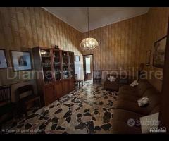 Casa semindipendente con cortile a Giarre