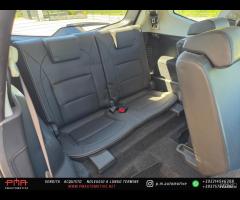 Nissan Qashqai 2.0 dCi DPF Tekna 7 posti - 11