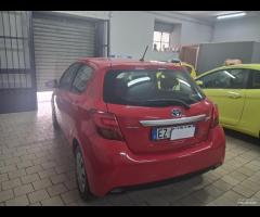 Toyota Yaris Hybrid/benzina unico prop 2015 cambio - 6