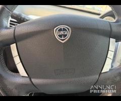 Lancia Ypsilon 1.2 69 CV Elle 11.2010 ok nep cv 11 - 15