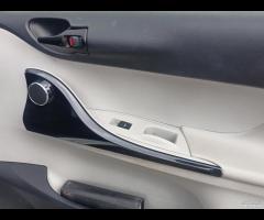 Toyota iQ 1.0 CVT Lounge - 13