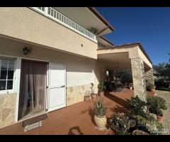 GROTTAGLIE - Villa indipendente con giardino