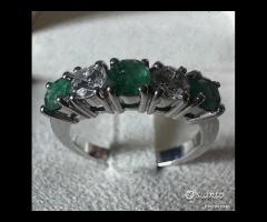 FEDINA IN ORO BIANCO 18kt. DIAMANTI E SMERALDI