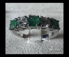 FEDINA IN ORO BIANCO 18kt. DIAMANTI E SMERALDI