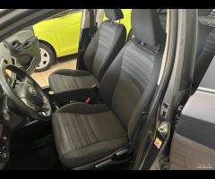 Toyota Yaris 1.0 5 porte Lounge gpl 2016 - 19