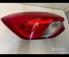 Fanale posteriore ford focus berlina 2019 2024 - 1