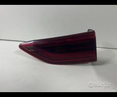 Fanale posteriore portellone volkswagen golf 8