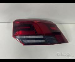Fanale posteriore sx volkswagen golf 8