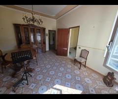 Castelvetrano, App. piano 1 e 2 via La Farina - 9