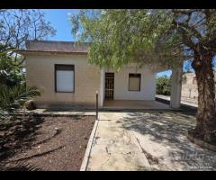 Triscina "villetta 4 vani con giardino esterno