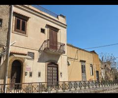 Castelvetrano, App. piano 1 e 2 via Minghetti