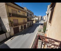 Castelvetrano, App. piano 1 e 2 via Minghetti - 9