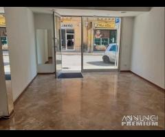 Castelvetrano, locale commerciale Corso Vitt. Eman - 8
