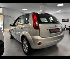 Ford Fiesta 1.4 TDCi 5p. Ghia - 6