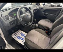 Ford Fiesta 1.4 TDCi 5p. Ghia - 8