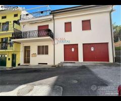 Trilocale al piano terra con garage e cantina
