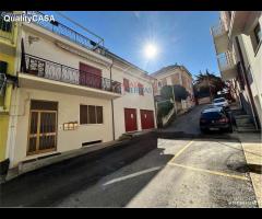 Trilocale al piano terra con garage e cantina