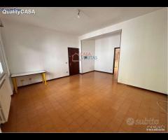 Trilocale al piano terra con garage e cantina