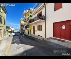 Trilocale al piano terra con garage e cantina - 23