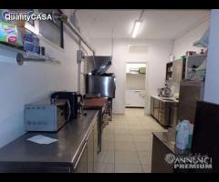 Bar e piccola cucina a montemarciano