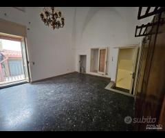 Via Pignatelli , indipendente con terrazzo - 12