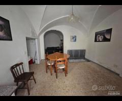 Via Pignatelli , indipendente con terrazzo - 21