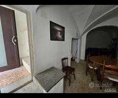 Via Pignatelli , indipendente con terrazzo - 22