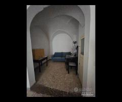 Via Pignatelli , indipendente con terrazzo - 23
