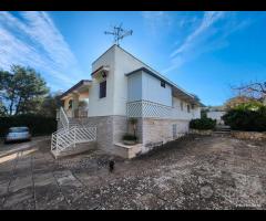 Villa con Garage